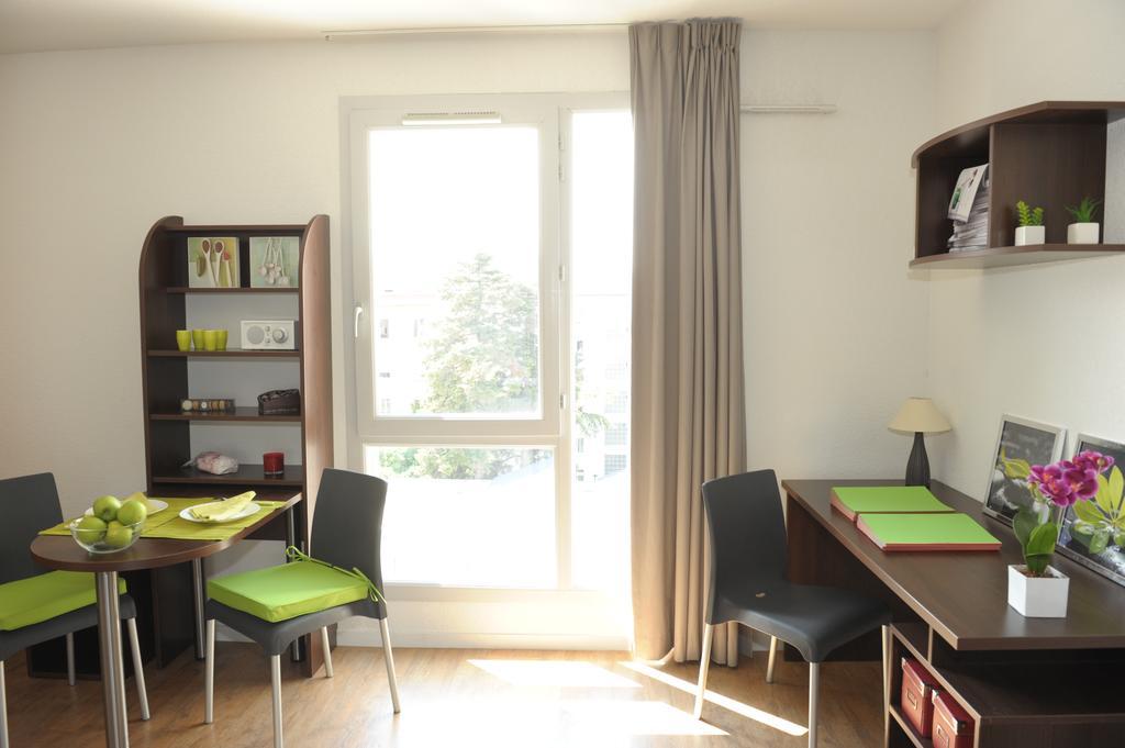 Parc Harmonie Lyon Room photo