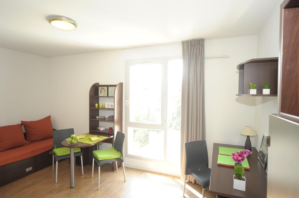 Parc Harmonie Lyon Room photo